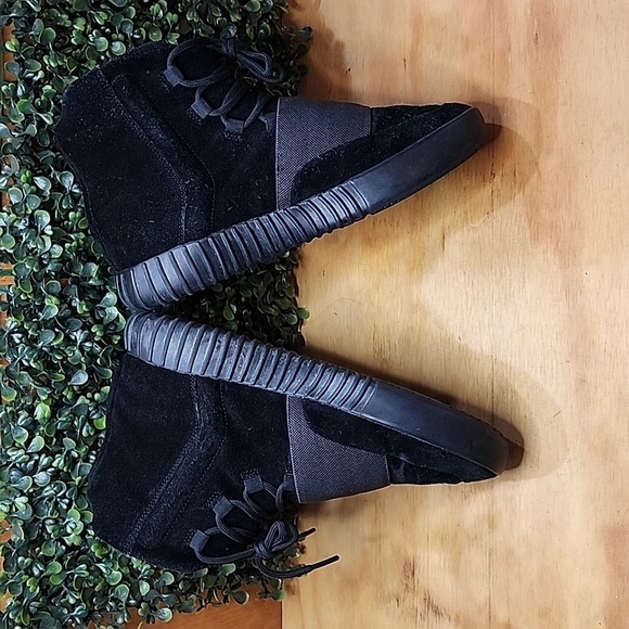 Adidas Yeezy Boost 750 Triple Black | Size: 9 Mens | Black - Picture 3 of 11
